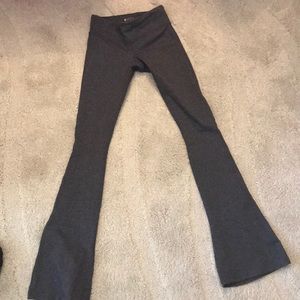 Grey yoga pants Splits59